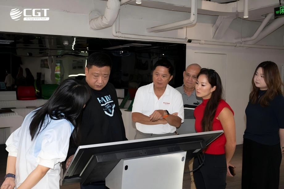 Una delegaci&oacute;n de la Federaci&oacute;n de Nataci&oacute;n de Vietnam visita la sede central y las instalaciones de fabricaci&oacute;n inteligente de CGT CityGreen Sports Group.