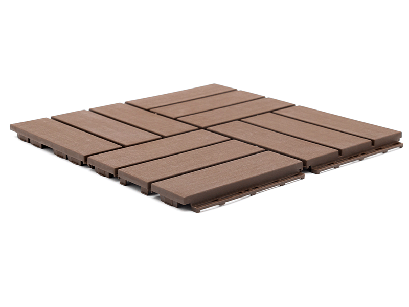Azulejos de terraza entrelazados con veta de madera
